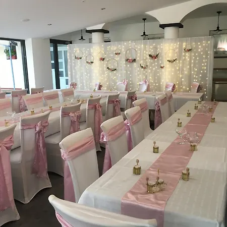 فندق مبيت وإفطار Bakony Panzio 3*