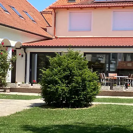 Bakony Panzio 3*